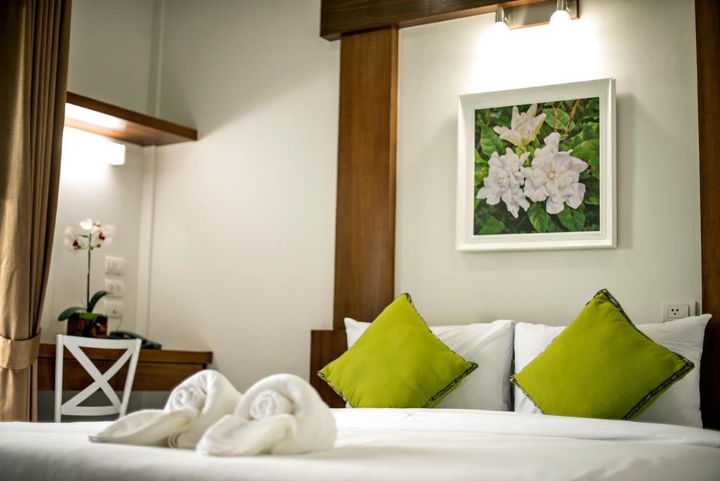 Hotel Cozytel Chiangmai Chiang Mai Exterior foto