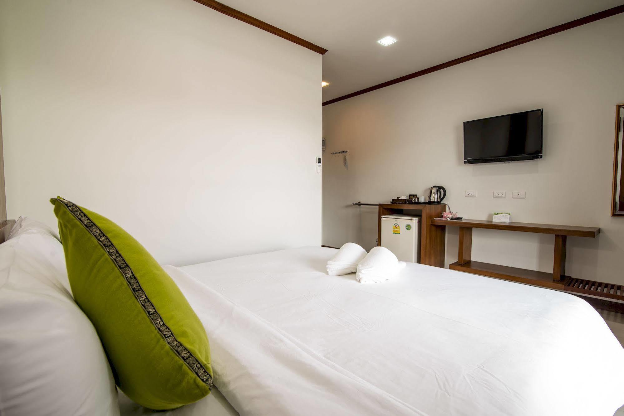 Hotel Cozytel Chiangmai Chiang Mai Exterior foto