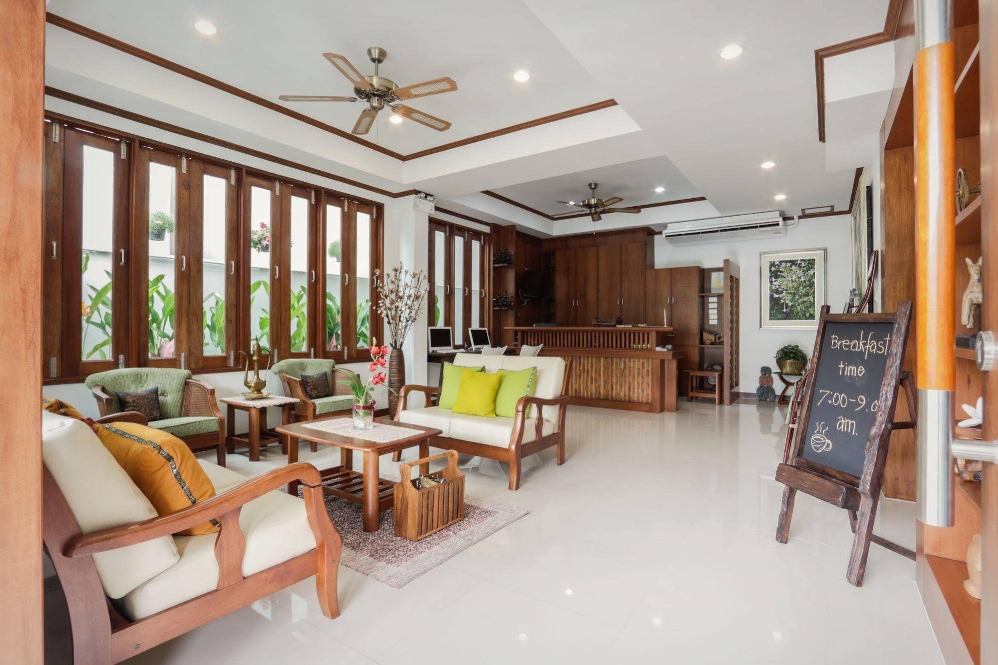 Hotel Cozytel Chiangmai Chiang Mai Exterior foto