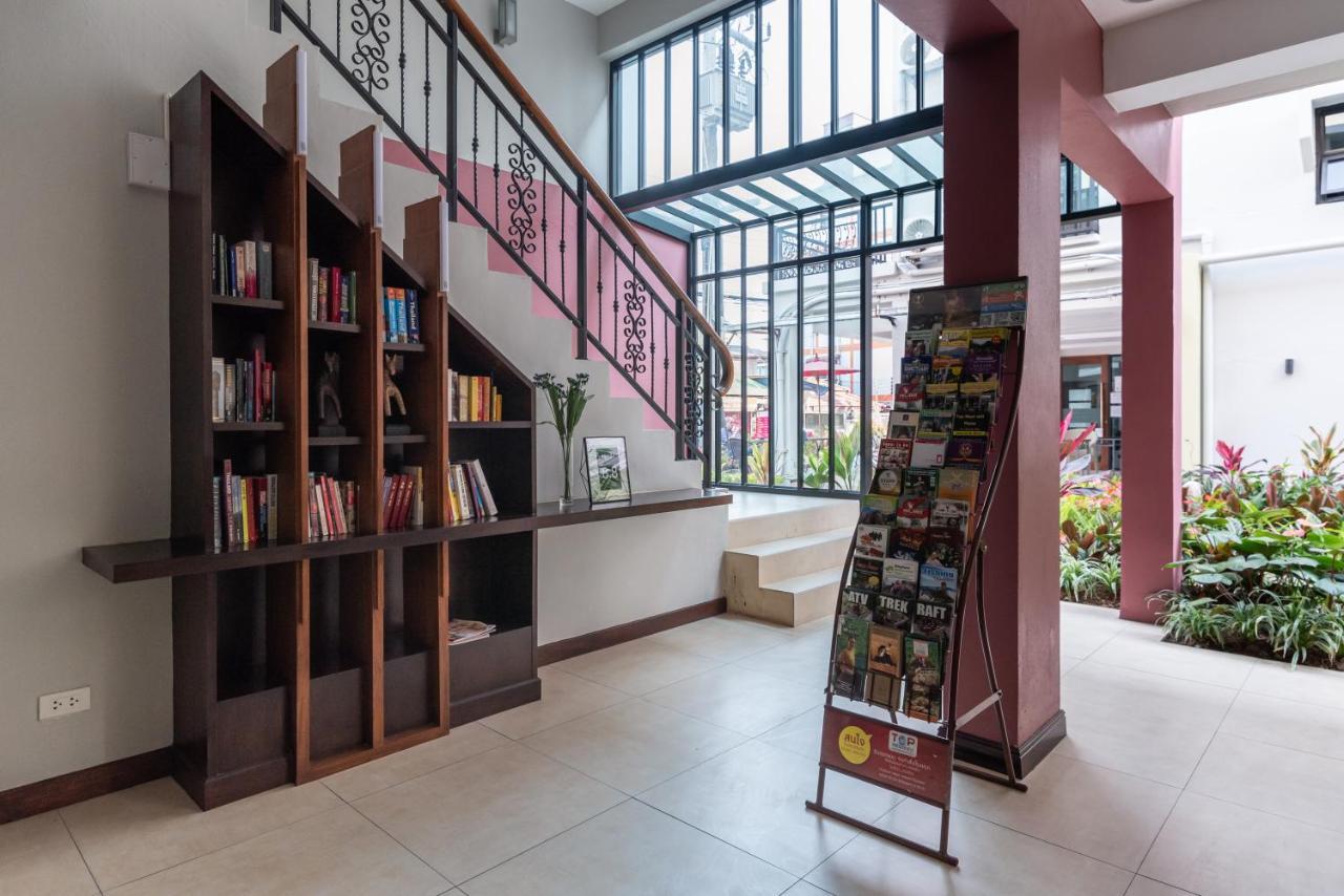Hotel Cozytel Chiangmai Chiang Mai Exterior foto